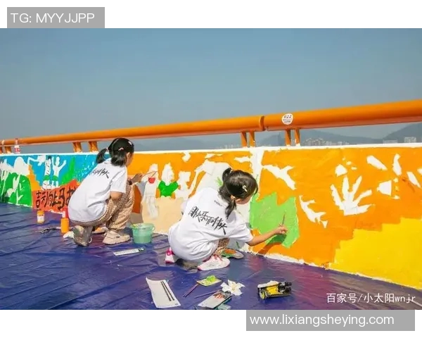 三兄弟齐聚足球场共绘明星梦想与激情之旅